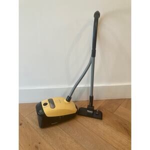 Meile Kids Toy Canister Vacuum Battery Operated ~ Cute Canary Yellow